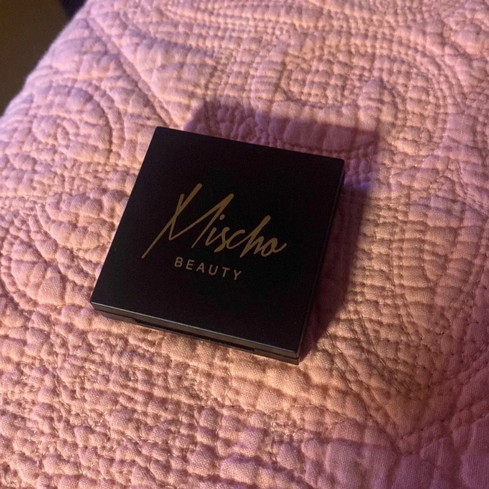 Mischo Beauty Single Blush NWOT. IJama, light bronze color